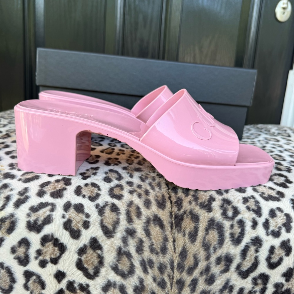 GUCCI Pink Rubber GG Platform Slide Sandals - Picture 6 of 16